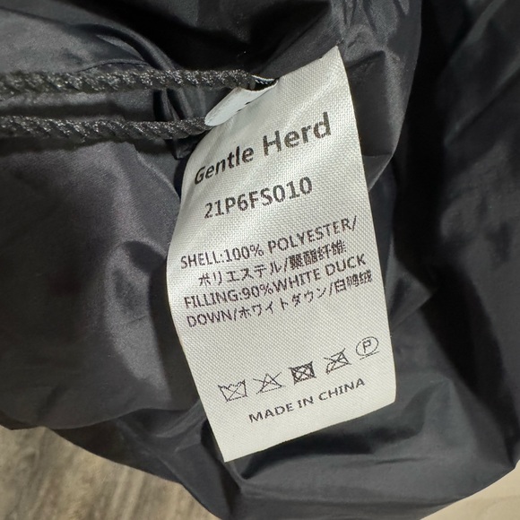 Gentle Herd “Puffy Channel-Quilt Jacket” Black, Size M and Size L - Picture 5 of 7